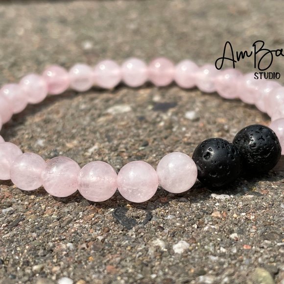 Rose quartz with 2 beads of Black lava the concept Stones by AMBA studio - Picture 2 of 3